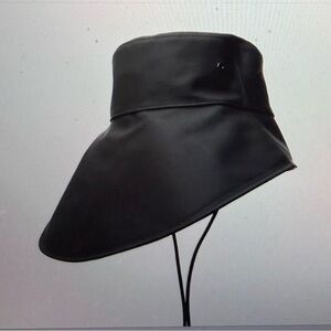 Burberry, new with tags Black Women's Bucket‎ Hat w/drawstring size M